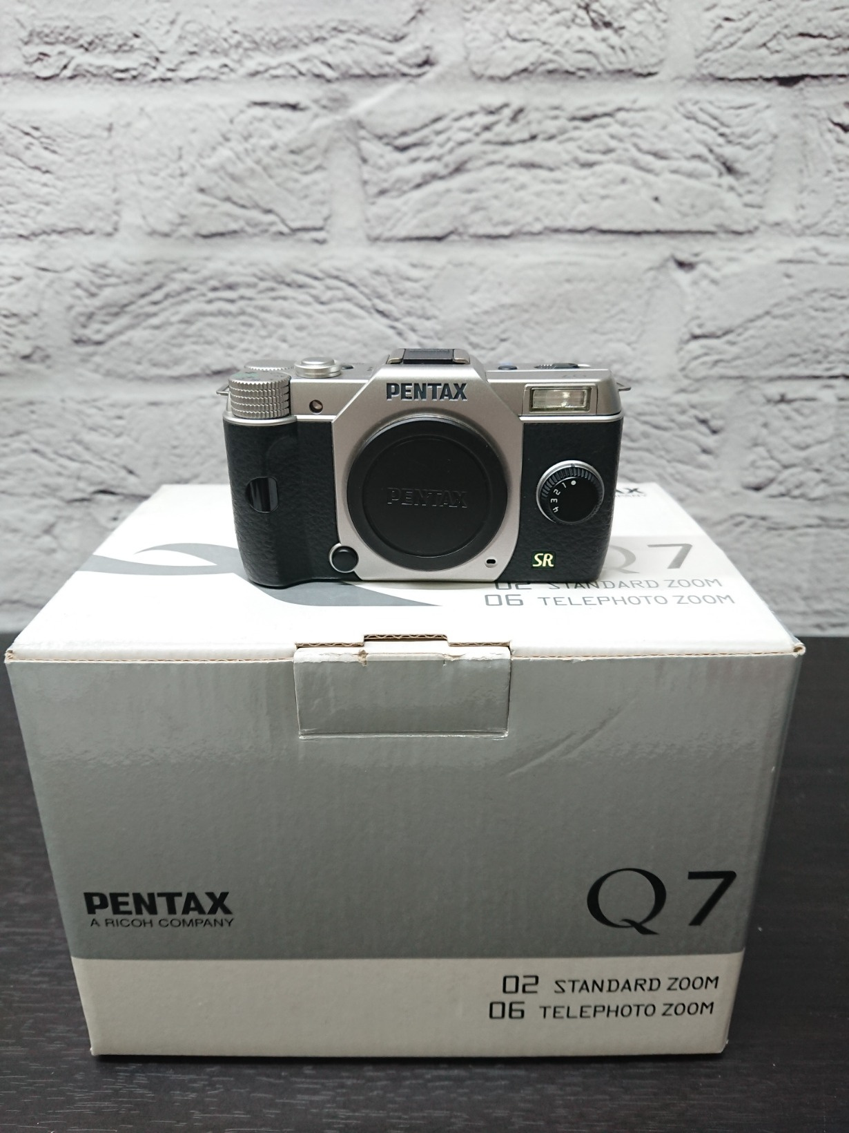 PENTAX Q7 SILVER ダブルズームキット